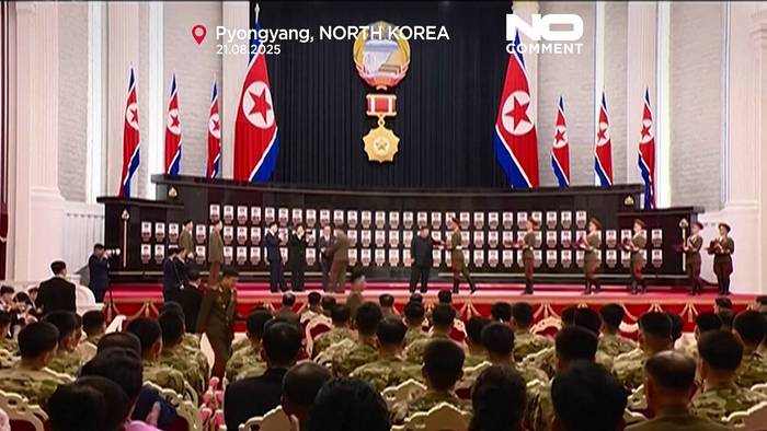 Video: Kim Jong Un leitet Zeremonie in Pjöngjang für Truppen, die in der Ukraine kämpften