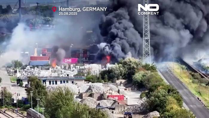 News video: Großbrand im Hamburger Hafen: Sechs Verletzte