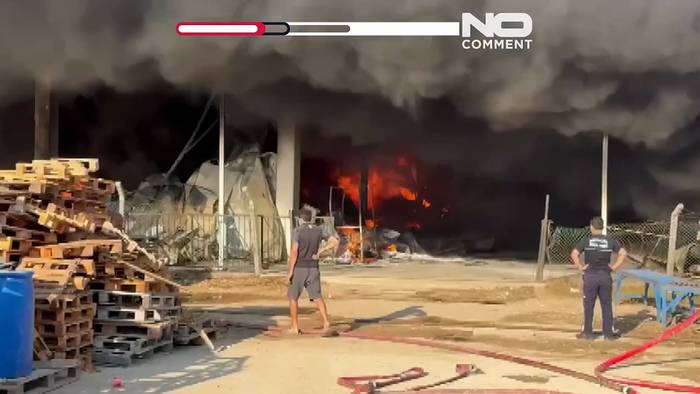 News video: Feuer in Kühlhaus breitet sich auf Lagerhalle in Antalya aus