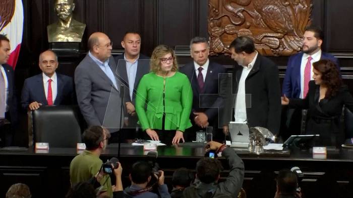 News video: Handgemenge zwischen Abgeordneten im mexikanischen Senat