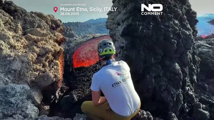 News video: Ätna leuchtet in der Nacht durch Lavaaustritte