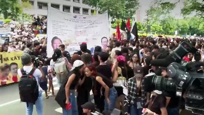 News video: Studierende der Universität der Philippinen protestieren gegen Budgetkürzungen