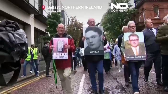 Video: Familien marschieren zum Gericht in Belfast, Prozess zum Bloody Sunday beginnt