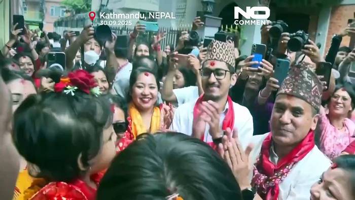 Video: Zweijähriges Mädchen als neue lebende Göttin Nepals ausgewählt