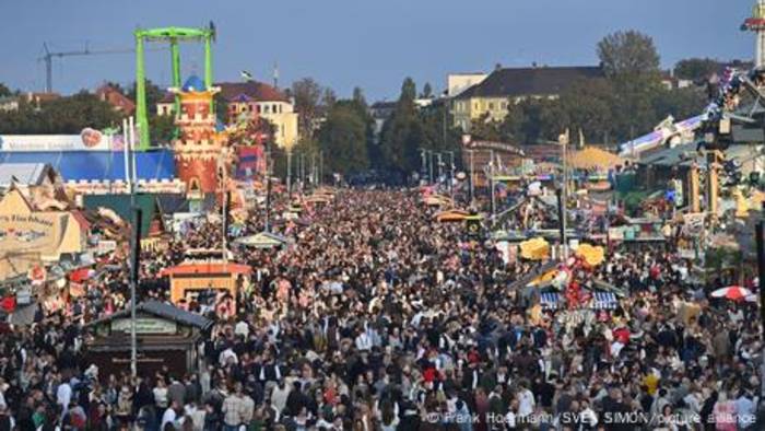 News video: Riesenspaß auf dem Oktoberfest