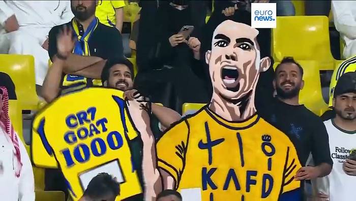 Video: Neuer Rekord: Ronaldo ist der erste Fußball-Milliardär der Geschichte