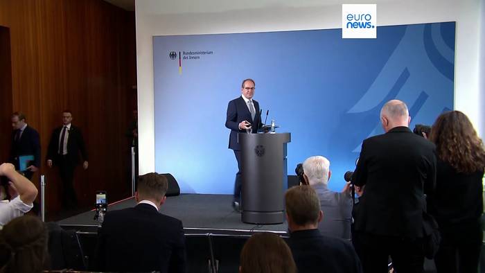 News video: Dobrindts drei Säulen zur Drohnenabwehr: Bundespolizei darf Drohnen abschießen
