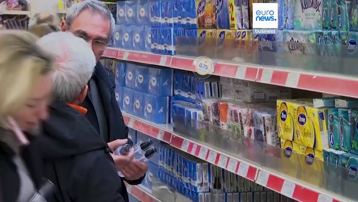 Video: Kampf der Inflation: 2.000 Produkte in Griechenland bald billiger