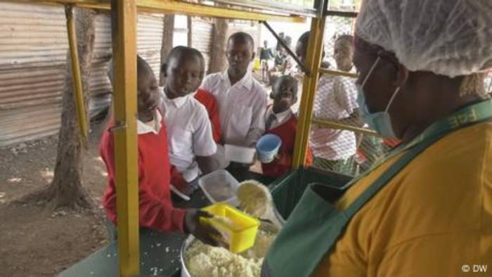 Video: Wie Kenia Hunger in Schulen bekämpft