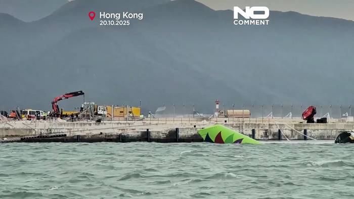 News video: Frachtflugzeug rutscht in Hongkong von Landebahn, zwei Flughafenarbeiter tot