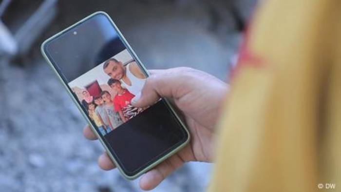 News video: Gazastreifen: Ein Vater sucht seine Familie