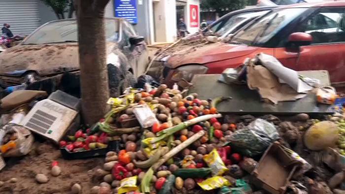 News video: Flut von Valencia: Toñi trauert um Mann und Tochter und fordert Gerechtigkeit