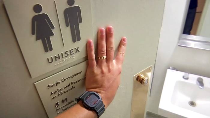 News video: Goldene Toilette kommt wieder unter den Hammer: Startgebot zehn Millionen Dollar