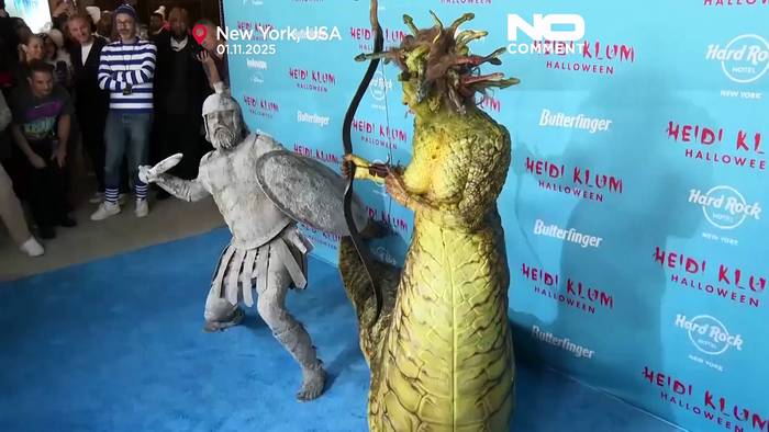 News video: Heidi Klum wird zur Medusa: Nach zehn Stunden in der Maske erstarrt Hollywood vor Staunen