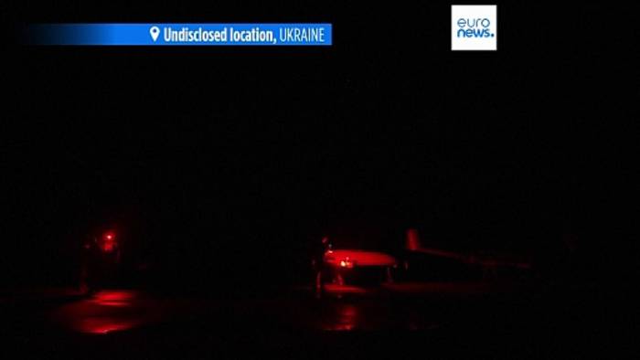 News video: 1000 km Reichweite: Ukrainische Drohnen treffen Russlands Ölindustrie ins Herz