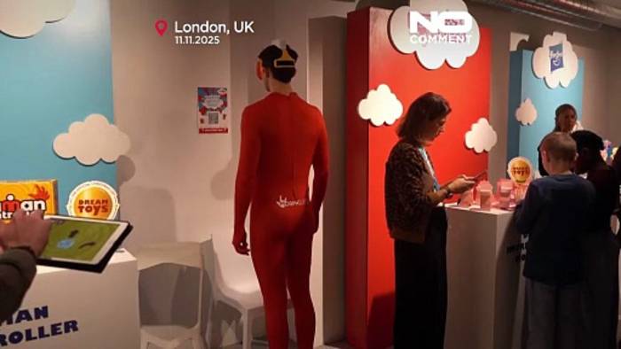 News video: Top-Spielzeuge zu Weihnachten enthüllt: von Stitch bis zum Roboter, der Eltern steuert