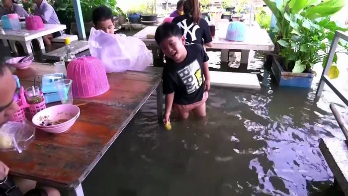 News video: Flut macht thailändisches Restaurant zur ungewöhnlichen Attraktion