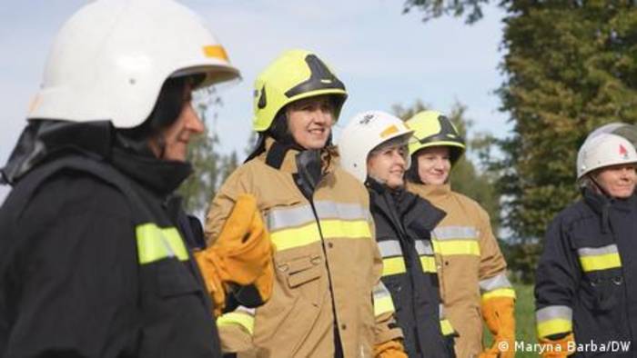 News video: Ukraine: Frauen übernehmen traditionelle Männerjobs