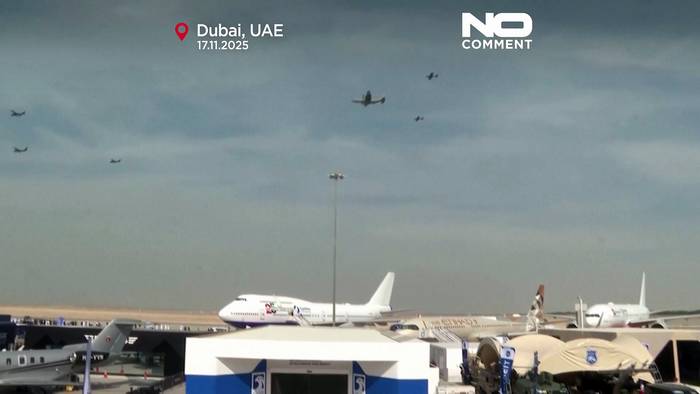 Video: Dubai Airshow: Kunstflieger begeistern, Russland nimmt teil