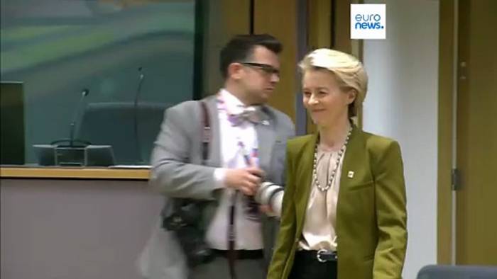 News video: 135 Milliarden Euro: Von der Leyen will Haushaltsloch der Ukraine stopfen