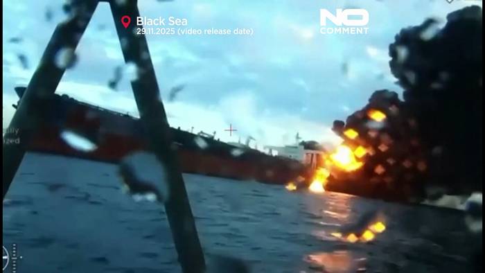 News video: Ukraine zeigt Video: Seedrohnen greifen russische Öltanker im Schwarzen Meer an