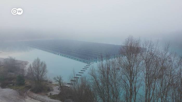 News video: Die erste vertikale Solaranlage auf dem Wasser