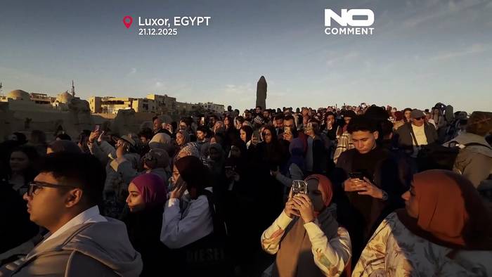 News video: Wintersonnenwende: Sonnenaufgang fluchtet mit dem Tempel von Karnak in Luxor, Ägypten