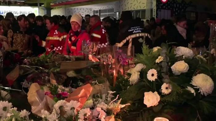 News video: Crans-Montana: Trauernde erweisen den Opfern letzte Ehre nach tödlichem Brand im Schweizer Skiort