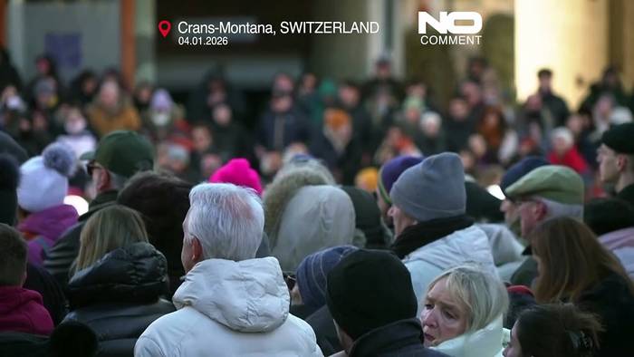 News video: Bewohner von Crans-Montana nehmen an Schweigemarsch für Brandopfer teil