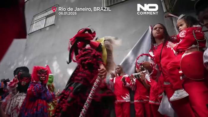 Video: Brasilien feiert Dreikönigstag mit Parade in Rios Favelas