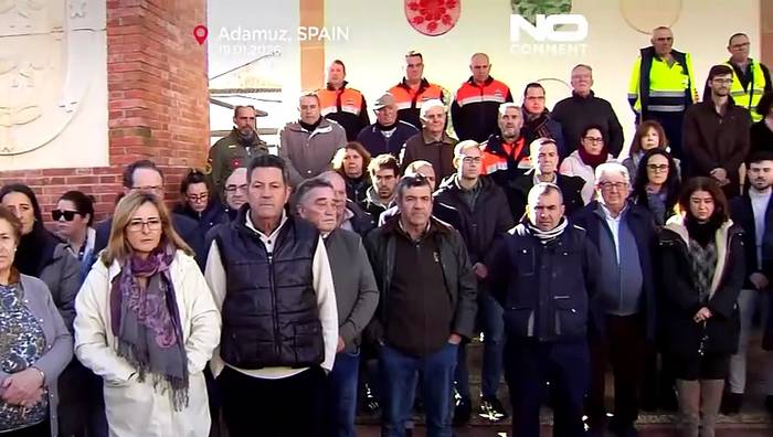 News video: Spanien hält Schweigeminute für Opfer der Zugentgleisung