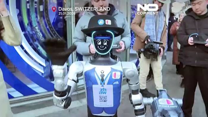 News video: Roboterparade zieht durch die Straßen von Davos