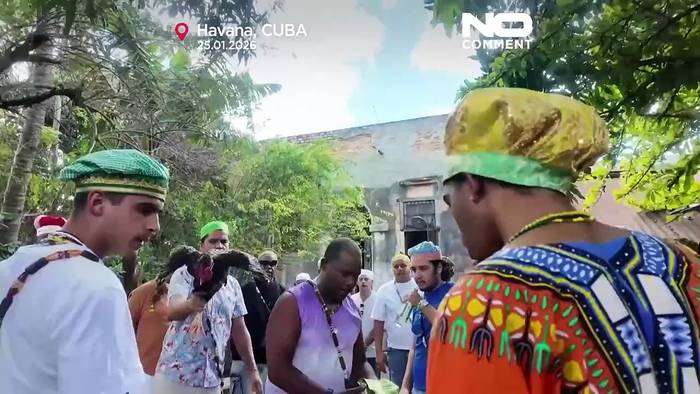 News video: Kubas Santería-Priester bringen Gaben dar und bitten die Götter um Frieden inmitten von Krisen