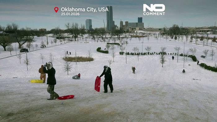 News video: US-Wintersturm verwandelt Hügel in Rodelparadiese