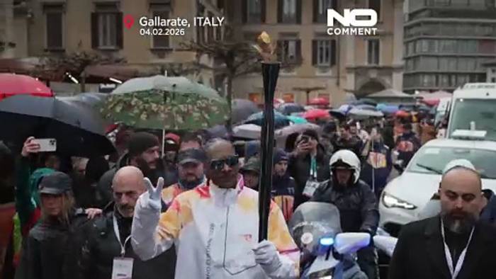 Video: Snoop Dogg überrascht Italien beim olympischen Fackellauf in Gallarate