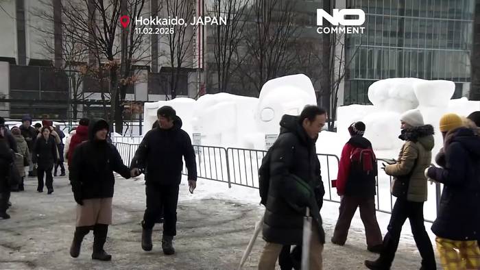 News video: Sapporo: Schnee- und Eisskulpturen locken Besucher zu Winterfestival in Japan