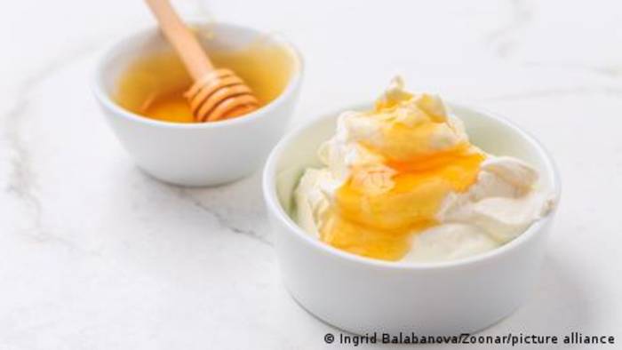 Video: Cremig und nahrhaft: griechischer Joghurt