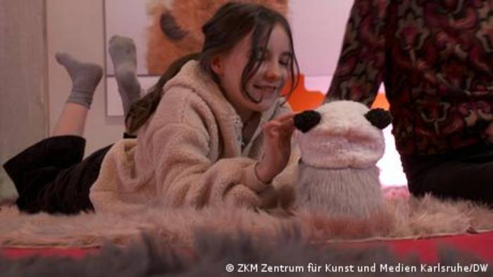 News video: Ein Streichelzoo mit KI-Tieren