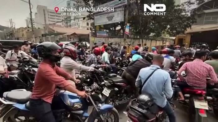 News video: Angst vor Engpässen: Lange Schlangen an Bangladeschs Tankstellen