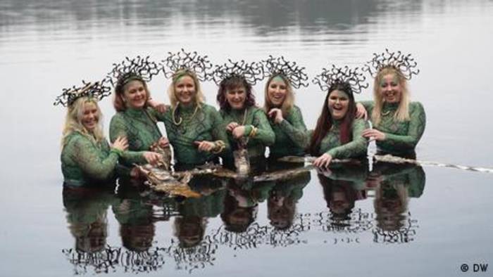 News video: Eisbaden in Lettland – eine lebendige Tradition