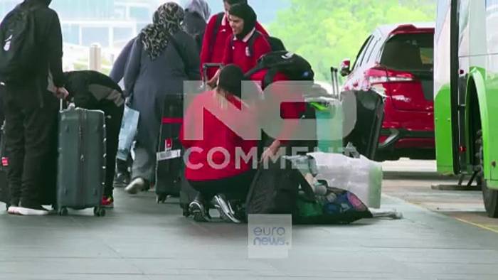 News video: Irans Fußballerinnen am Flughafen in Malaysia vor Rückreise gesichtet