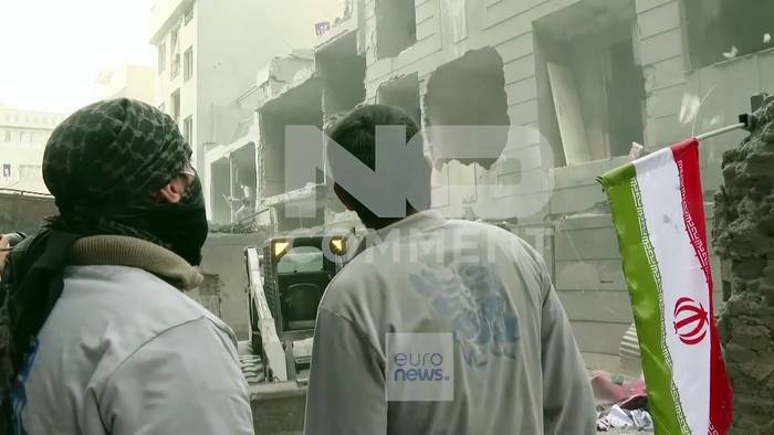 News video: Bewohner räumen Trümmer nach Angriff auf Häuser im Süden Teherans