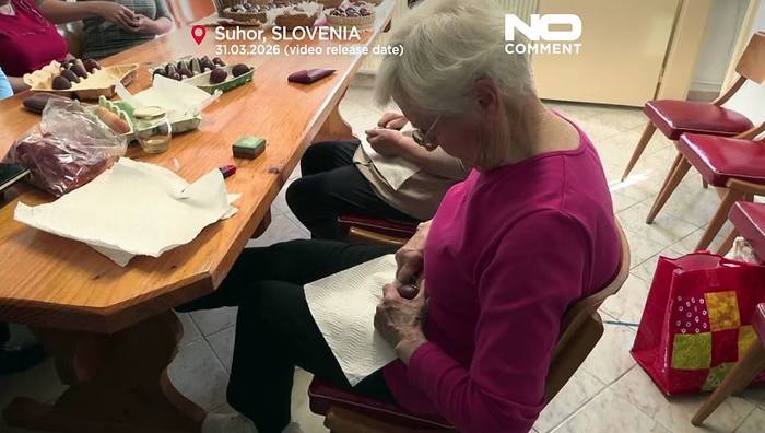 Video: Slowenische Frauen halten uralte Drsanke-Ostereierkunst lebendig