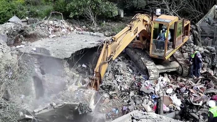 News video: Libanon: Rotes Kreuz untersucht Trümmer nach israelischen Angriffen auf Krankenwagen