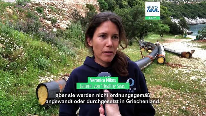 News video: Umweltsünde: Reste stillgelegter Fischfarmen gammeln im Ionischen Meer und gefährden Schiffe