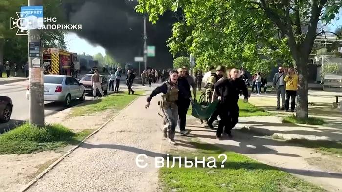 News video: Ukraine: russische Gleitbomben töten mindestens 26 Zivilisten