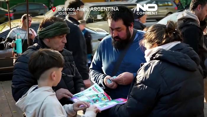 News video: Von Messi bis Mbappé: Argentiniens Sammelfieber um WM-Sticker ist zurück