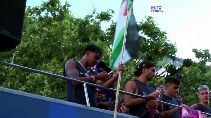 News video: Barça-Star Lamine Yamal schwenkt Palästina-Flagge bei Meisterfeier