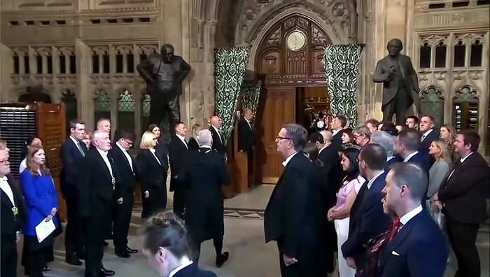 News video: Video: Britisches Parlament belebt jahrhundertealtes Ritual vor Königsrede neu