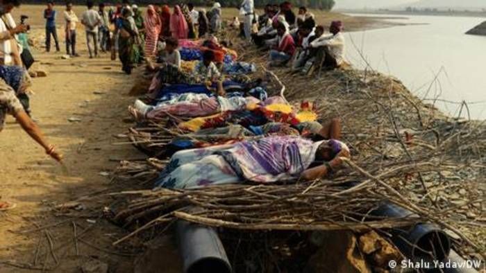 Video: Indigene Frauen kämpfen gegen Staudamm in Indien